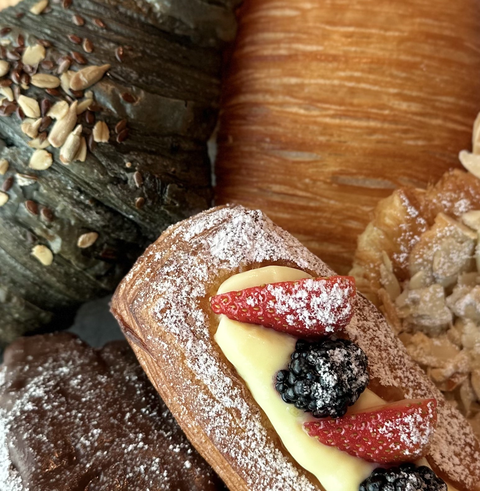 CROISSANTS & CO.