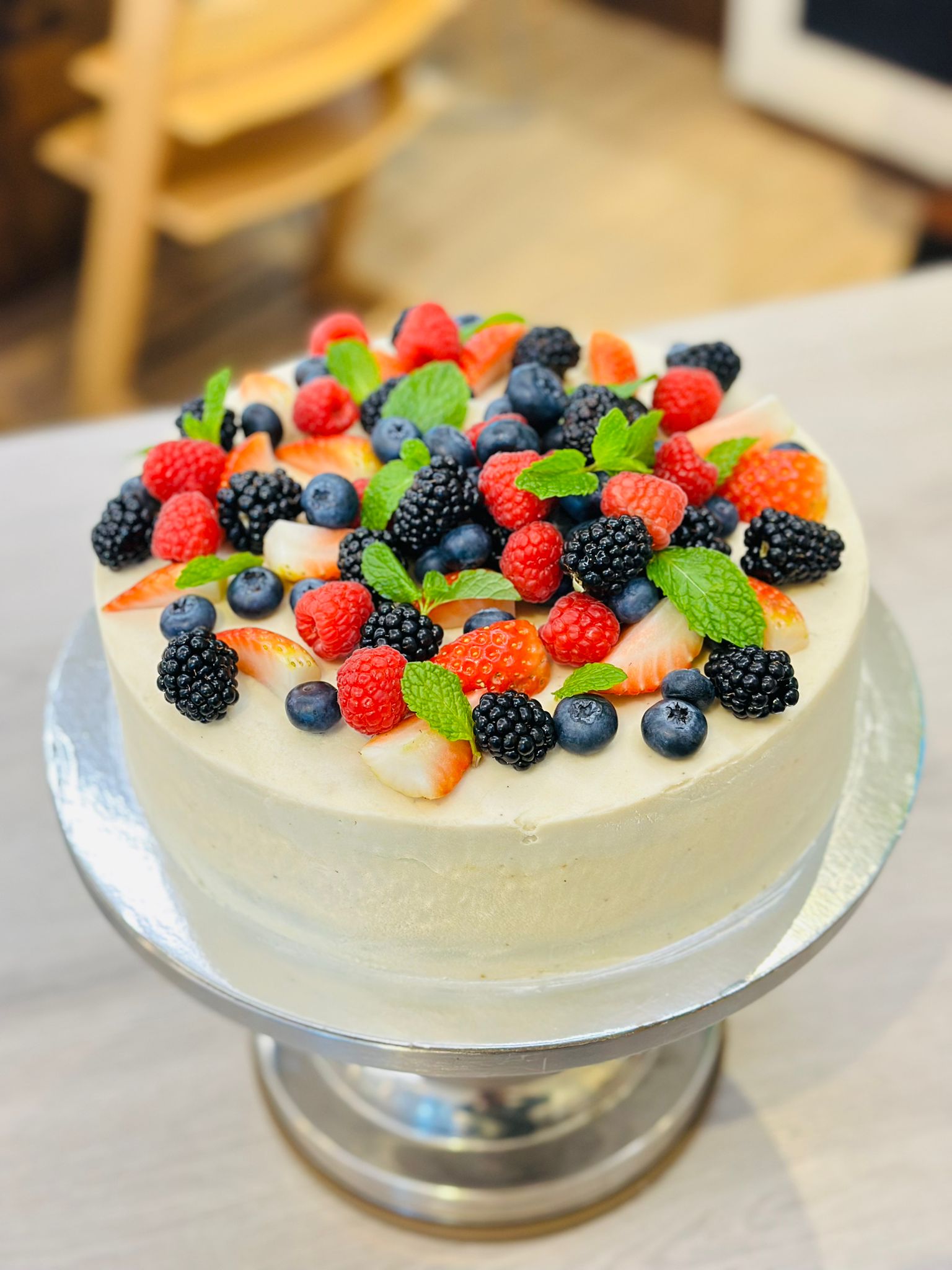 Vanilla Berries Cake