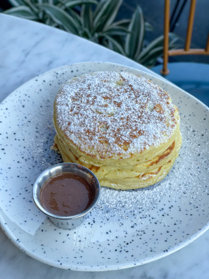 Pancakes with Homemade hazelnut-chocolate sauce
