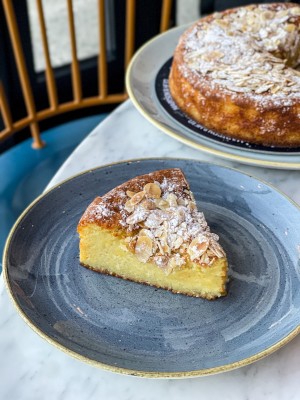 Flourless Almond Cake (Slice)