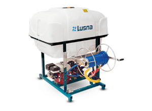 200LT Sprayer Mounted on Car LSN 80 LT Pump, With Gasoliine Engine 2x25 MT Hose, 2xSpraying Gun, 2xHose Rolling App, Polyethylene Tank