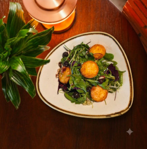Crispy Goat Cheese Salad 