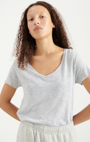 Grey tee-shirt