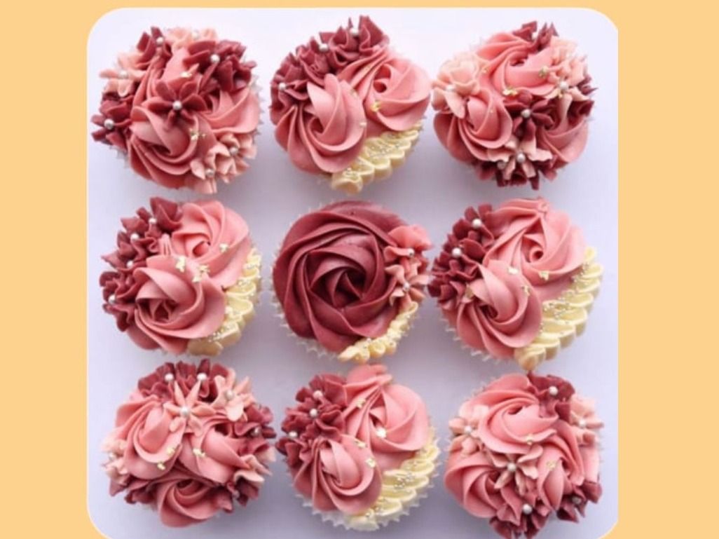 Frosting Kd Cupcake Pink And White Classic Cupcake
